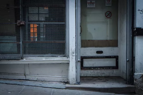 Image of a dirty shop doorway